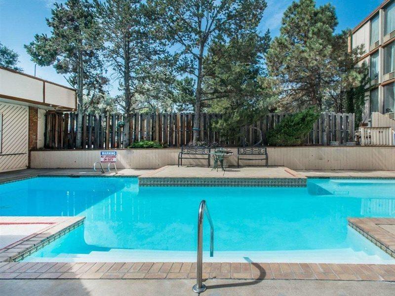 Rodeway Inn And Suites Boulder Broker Exterior photo