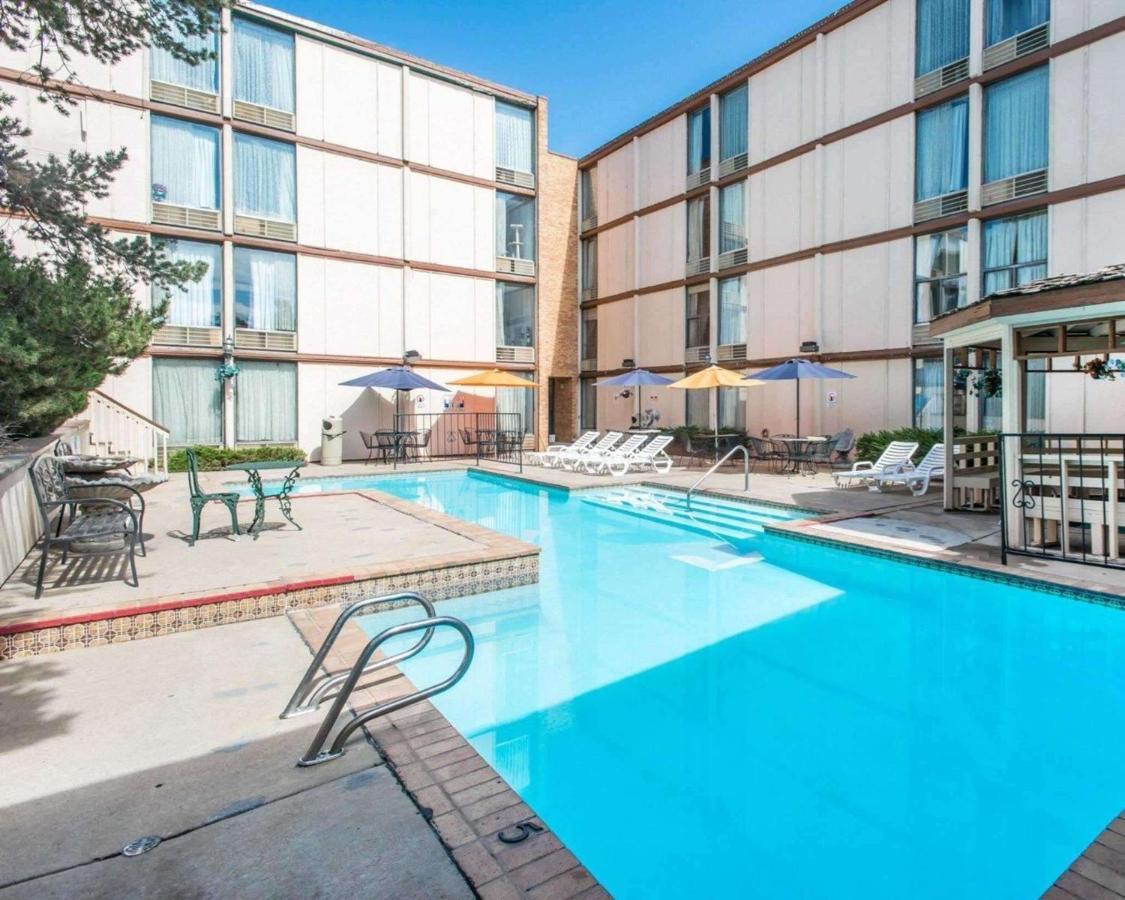 Rodeway Inn And Suites Boulder Broker Exterior photo