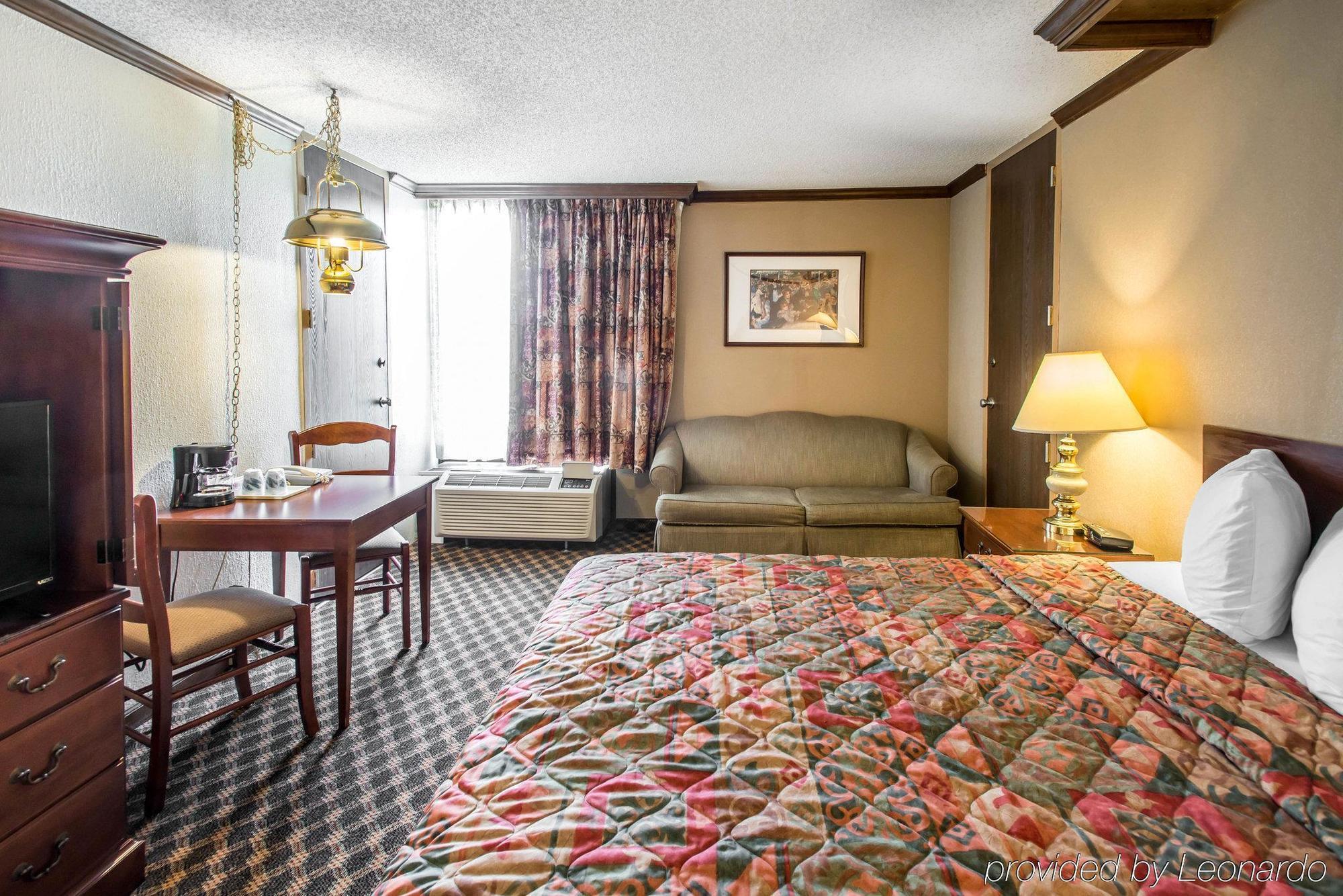 Rodeway Inn And Suites Boulder Broker Exterior photo