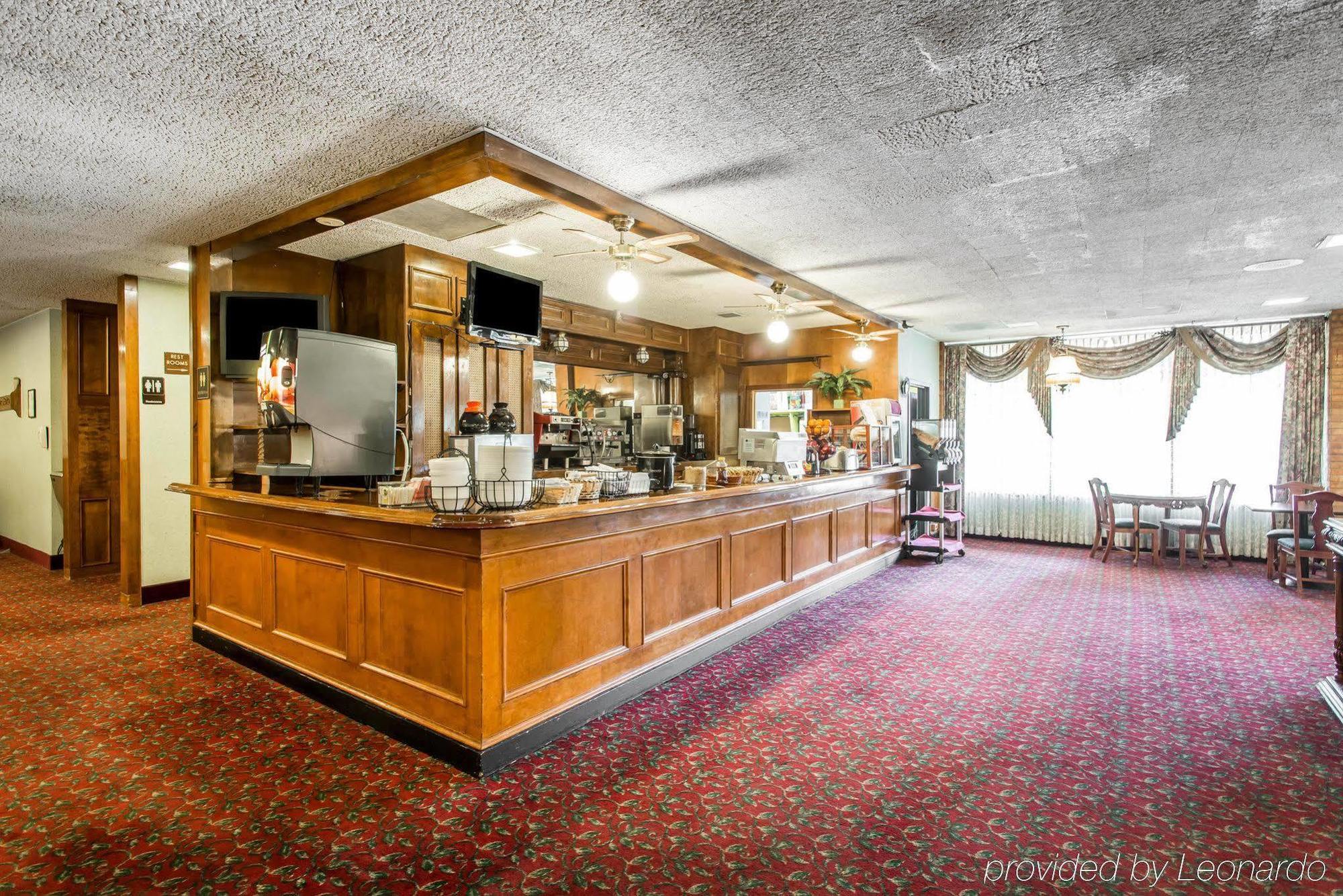 Rodeway Inn And Suites Boulder Broker Exterior photo