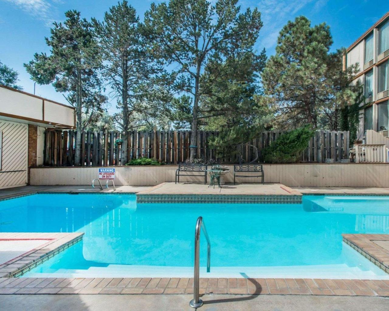 Rodeway Inn And Suites Boulder Broker Exterior photo