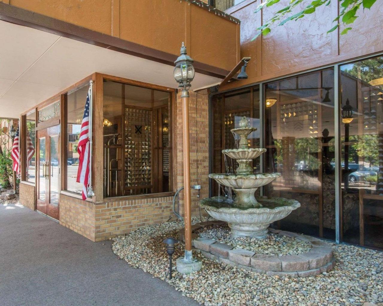 Rodeway Inn And Suites Boulder Broker Exterior photo