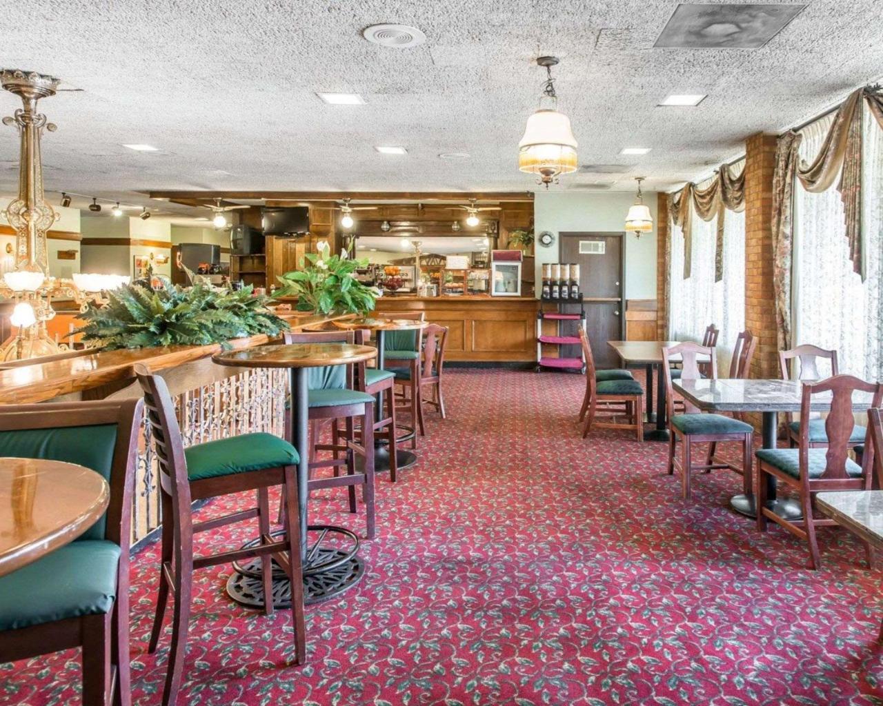 Rodeway Inn And Suites Boulder Broker Exterior photo